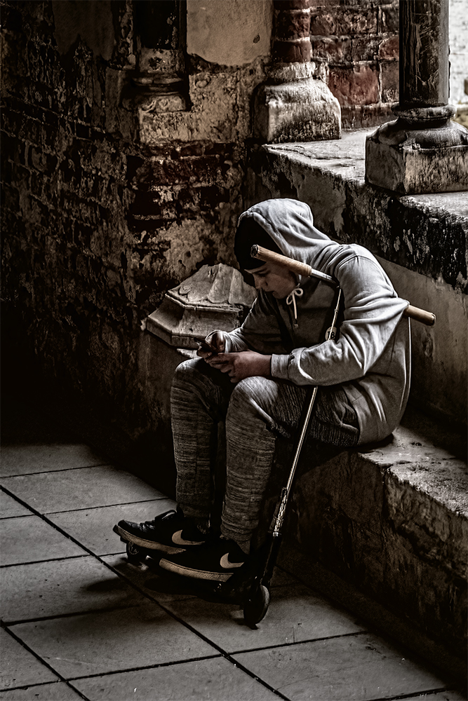 photo "Scooter rider's rest" tags: genre, 