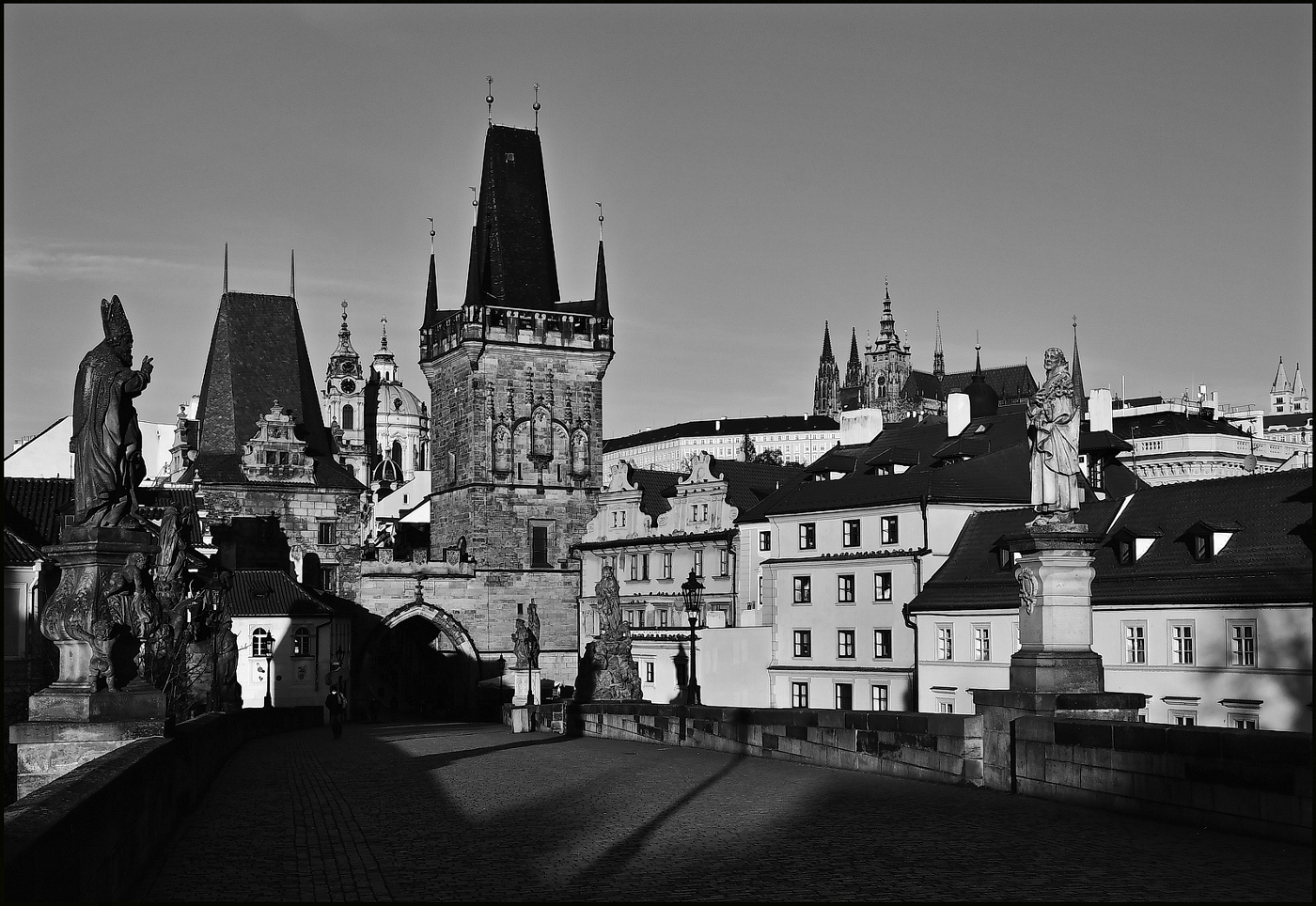 фото "Утро на Карловом мосту-6" метки: черно-белые, архитектура, Prag Prague Praha