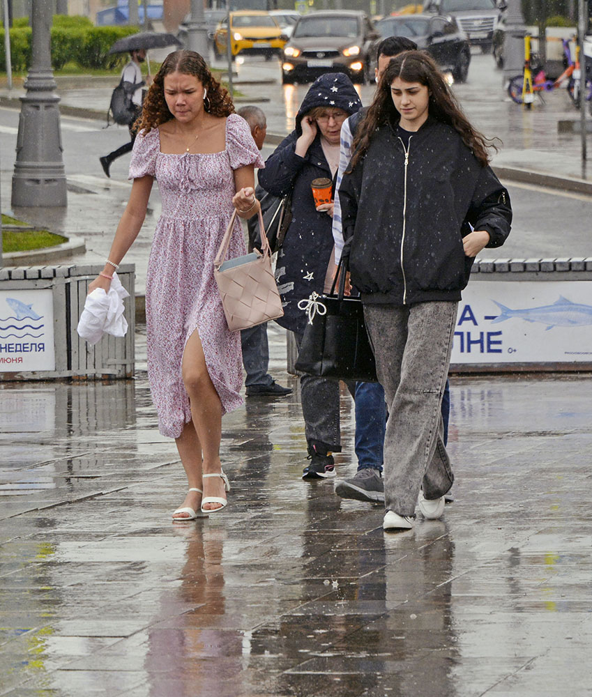 photo "***" tags: genre, street, 