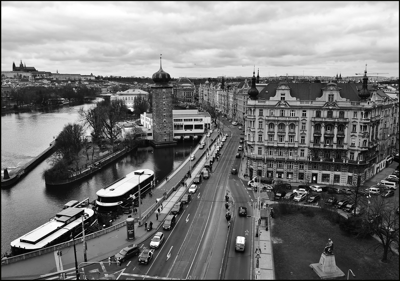 фото "Вид с террасы-4" метки: черно-белые, архитектура, Prag Prague Praha