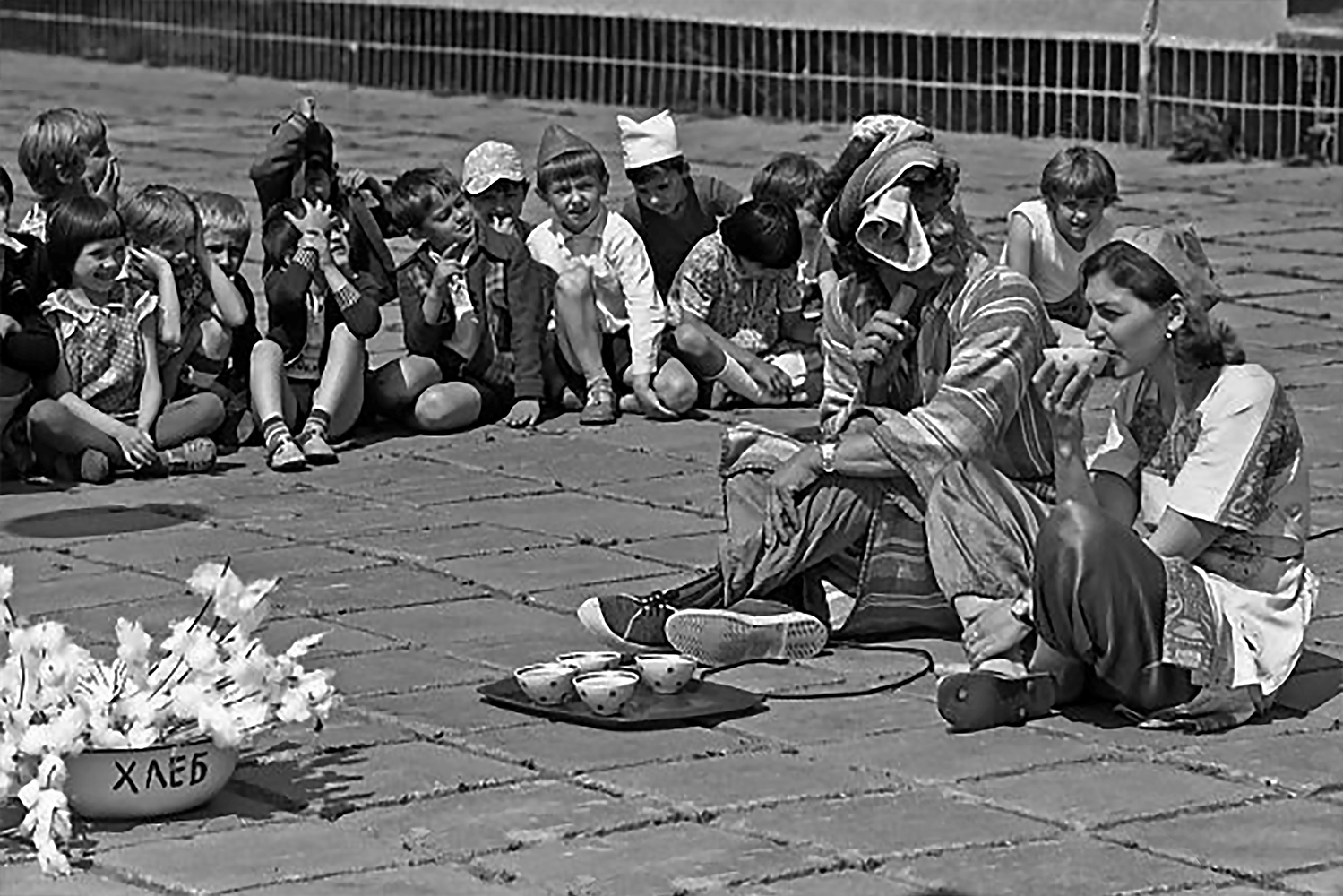 photo "***" tags: reporting, genre, 