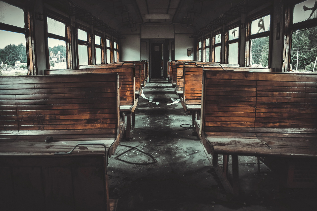 photo "электричка" tags: misc., old-time, technics, вагон, вагоны, заброшка, поезд, поезда, разруха